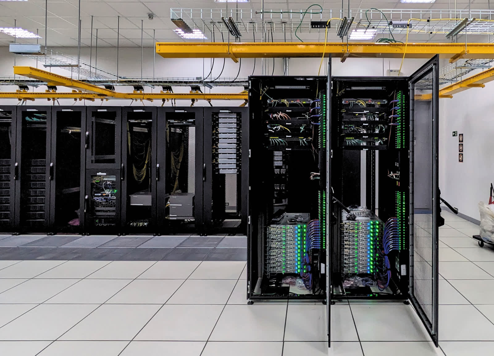 Data center server hall
